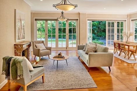 Photo of property in 2 Dillon Street, Lowry Bay, Lower Hutt, 5013