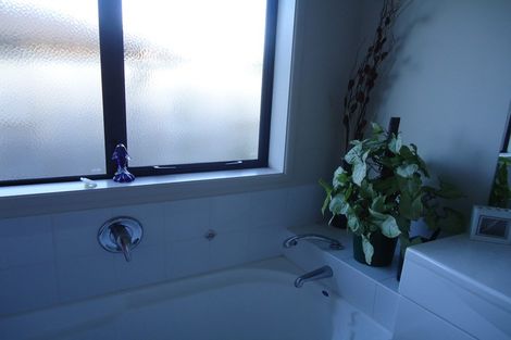 Photo of property in 12 Saint Johns Avenue, Hamilton East, Hamilton, 3216