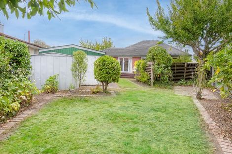 Photo of property in 76 Greendale Avenue, Avonhead, Christchurch, 8042