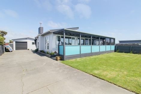 Photo of property in 16 Linklater Avenue, Foxton Beach, Foxton, 4815