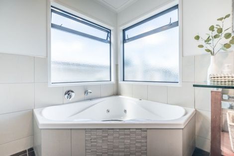 Photo of property in 65a Campbell Road, Mount Maunganui, 3116