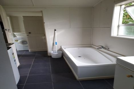 Photo of property in 203 Bridge Street, Eltham, 4322