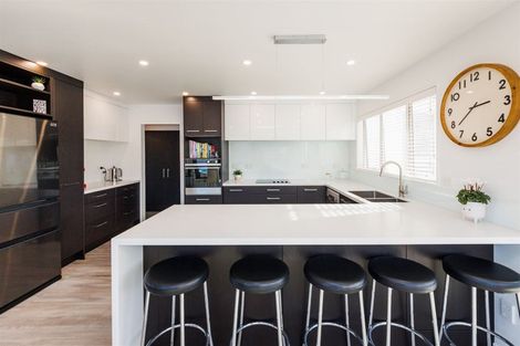 Photo of property in 17 Palliser Place, Milson, Palmerston North, 4414