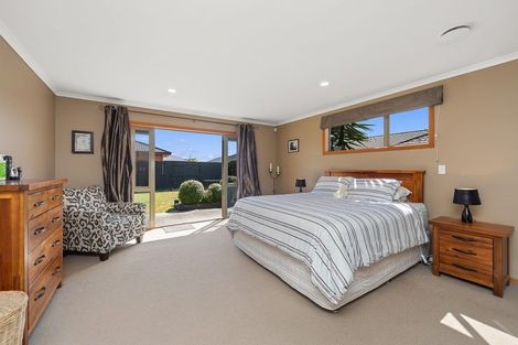 Photo of property in 44 Roberts Line, Kelvin Grove, Palmerston North, 4414