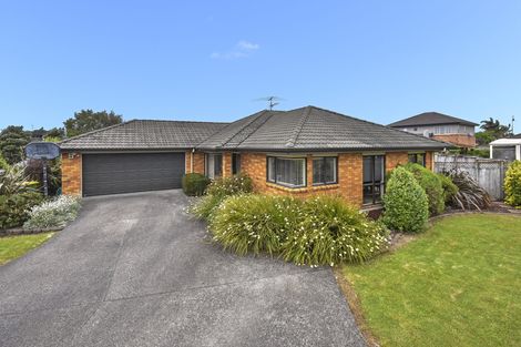 Photo of property in 16 Fergy Crescent, Wattle Downs, Auckland, 2103