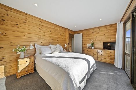 Photo of property in 82 Beacon Hill Road, Strathmore Park, Wellington, 6022