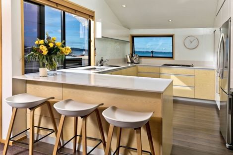 Photo of property in 18 Oakpark Place, West Harbour, Auckland, 0618