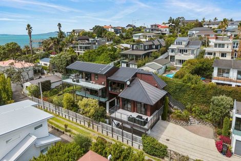 Photo of property in 35 Rothesay Bay Road, Rothesay Bay, Auckland, 0630