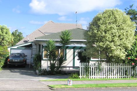 Photo of property in 2/11 Morrow Avenue, Bucklands Beach, Auckland, 2012