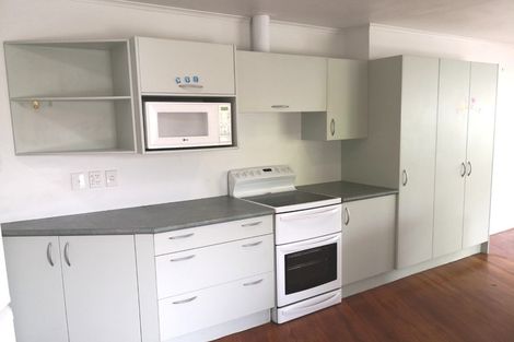 Photo of property in 34 Glenfern Road, Mellons Bay, Auckland, 2014