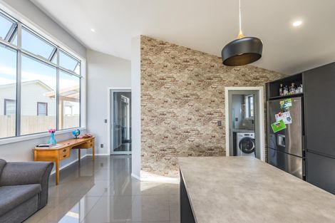 Photo of property in 3 Kamahi Street, Castlecliff, Whanganui, 4501