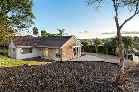 Photo of property in 77 Kennedy Avenue, Forrest Hill, Auckland, 0620