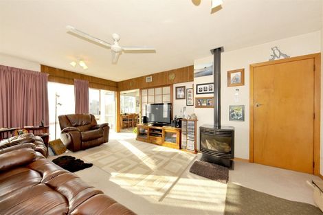 Photo of property in 84 Farquhars Road, Redwood, Christchurch, 8051
