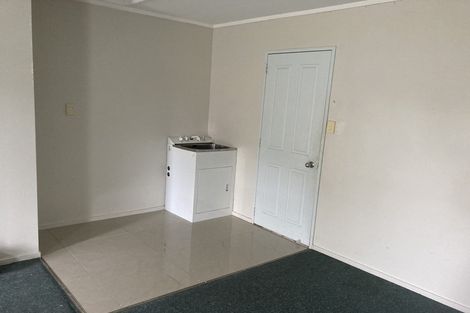 Photo of property in 10 Waldos Way, Mangere, Auckland, 2022