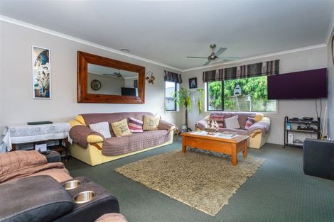 Photo of property in 3 Acacia Court, Whitianga, 3510