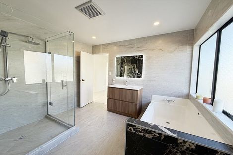 Photo of property in 49 Gosford Drive, Botany Downs, Auckland, 2010