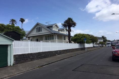 Photo of property in 46 Hackett Street, Saint Marys Bay, Auckland, 1011