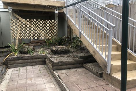 Photo of property in 2/4 John Jennings Drive, Oteha, Auckland, 0632