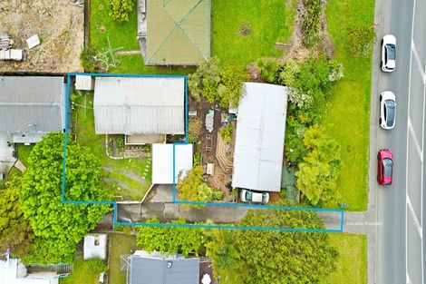 Photo of property in 2/615 Swanson Road, Swanson, Auckland, 0612