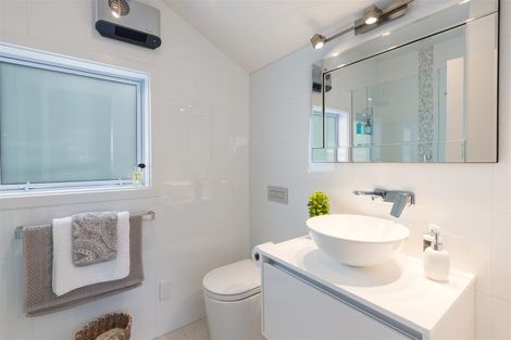 Photo of property in 9b Weka Street, Fendalton, Christchurch, 8041