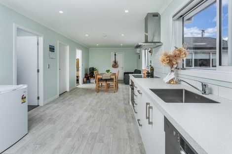 Photo of property in 339a Glenvar Road, Long Bay, Auckland, 0630