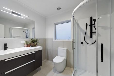 Photo of property in 37 Awatira Drive, Papamoa Beach, Papamoa, 3118