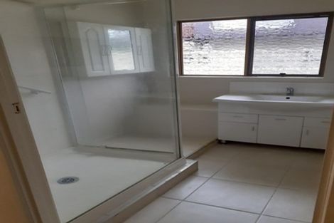 Photo of property in 2/54 Ray Small Drive, Pahurehure, Papakura, 2113