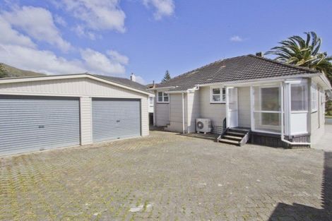 Photo of property in 200 Waddington Drive, Naenae, Lower Hutt, 5011