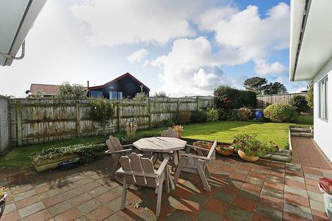 Photo of property in 20 Pohutukawa Drive, Opunake, 4616