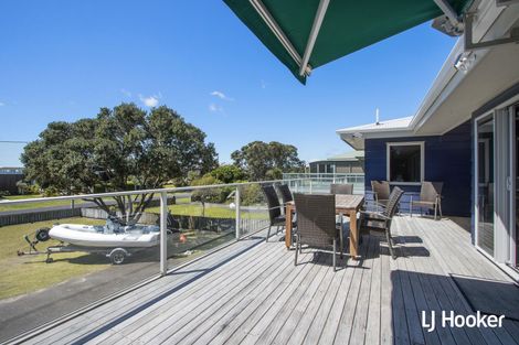 Photo of property in 54 Shaw Road, Waihi Beach, 3611