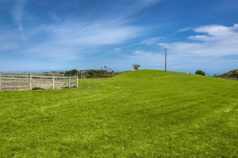 Photo of property in 113a Constable Road, Muriwai, Waimauku, 0881