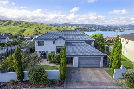 Photo of property in 22 Saint Ives Drive, Camborne, Porirua, 5026
