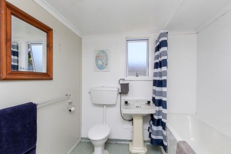 Photo of property in 186 Seaview Road, Westown, New Plymouth, 4310