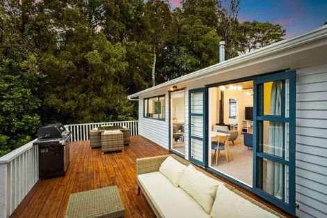 Photo of property in 705 Scenic Drive, Henderson Valley, Auckland, 0612