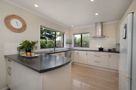 Photo of property in 1/20 Seneca Court, Golflands, Auckland, 2013