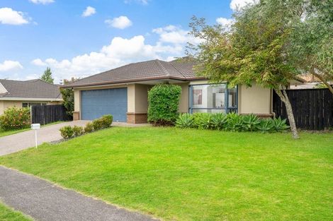 Photo of property in 4 Adrigole Place, East Tamaki, Auckland, 2013
