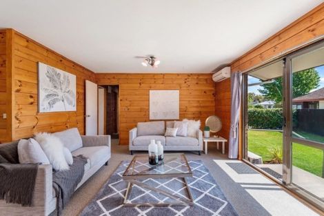 Photo of property in 24 Wiremu Street, Redwood, Christchurch, 8051