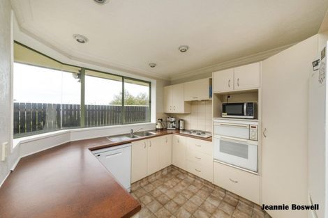 Photo of property in 30 Caroline Crescent, Highbury, Palmerston North, 4412