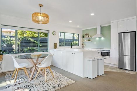 Photo of property in 4c Allison Avenue, Mount Maunganui, 3116