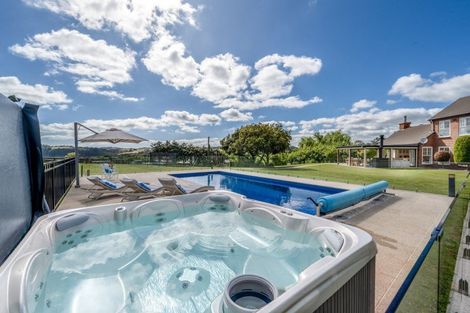 Photo of property in 287 Clifton Road, Whitford, Howick, 2571