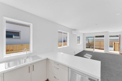 Photo of property in 4/5 Westminster Road, Wainuiomata, Lower Hutt, 5014