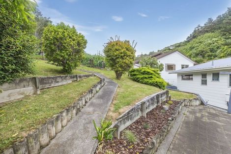 Photo of property in 13 Fyvie Avenue, Tawa, Wellington, 5028
