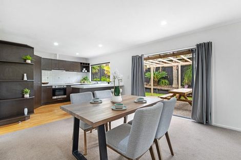 Photo of property in 4 Adrigole Place, East Tamaki, Auckland, 2013
