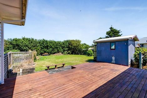 Photo of property in 32 Dieffenbach Street, Opunake, 4616