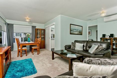 Photo of property in 74 Barbados Drive, Unsworth Heights, Auckland, 0632