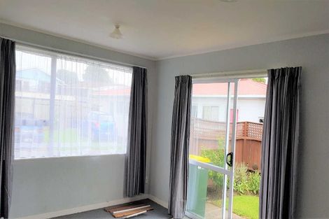 Photo of property in 15a Naumai Place, Spotswood, New Plymouth, 4310