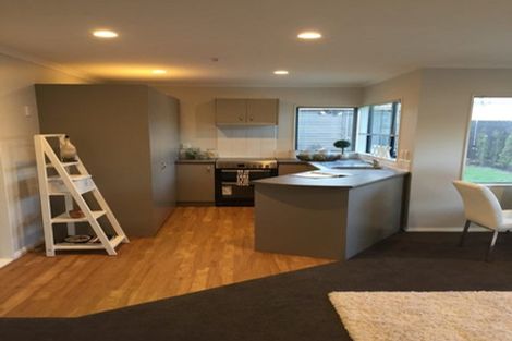 Photo of property in 4 Gossamer Drive, Pakuranga Heights, Auckland, 2010