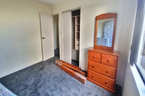 Photo of property in 28 Catlins Place, Fairview Heights, Auckland, 0632