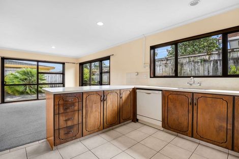 Photo of property in 2/12 Penrhyn Place, Mount Maunganui, 3116