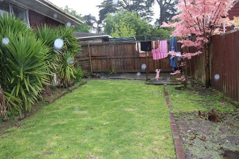 Photo of property in 2/199 Henderson Valley Road, Henderson, Auckland, 0612